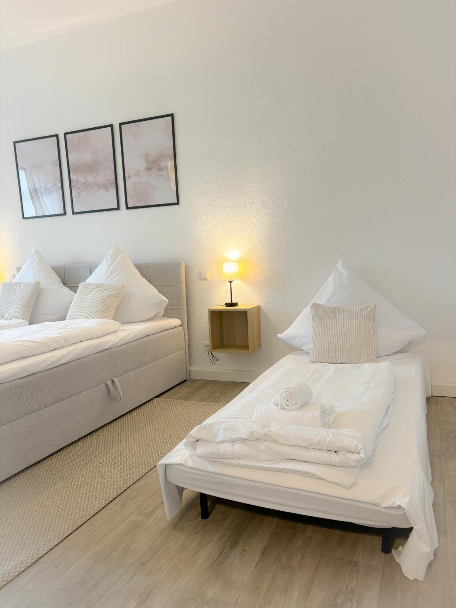Helles City Apartment Fuer Familien & Gruppen Neu-Ulm Exterior photo
