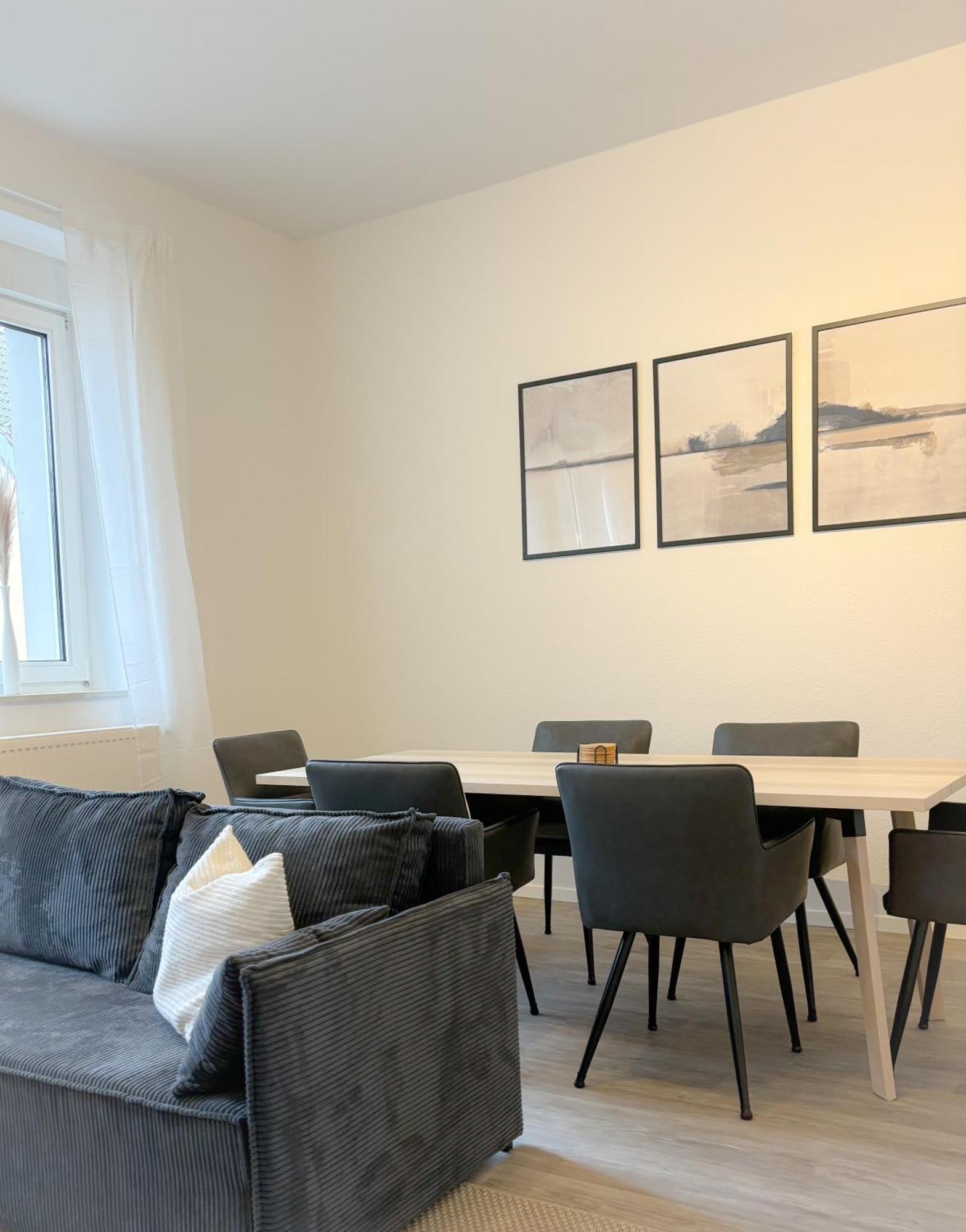 Helles City Apartment Fuer Familien & Gruppen Neu-Ulm Exterior photo
