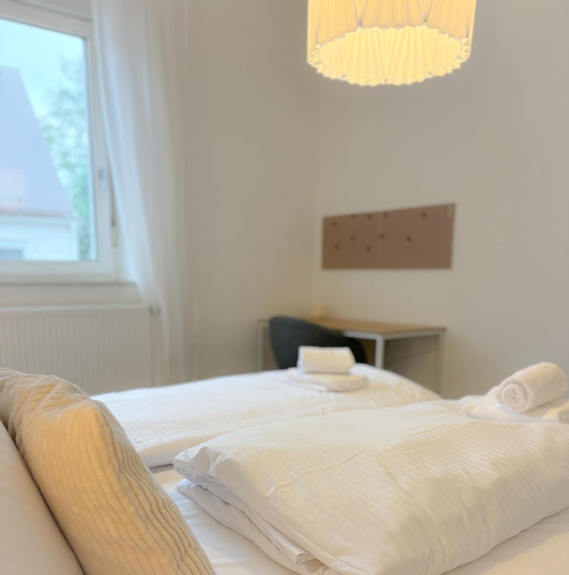 Helles City Apartment Fuer Familien & Gruppen Neu-Ulm Exterior photo